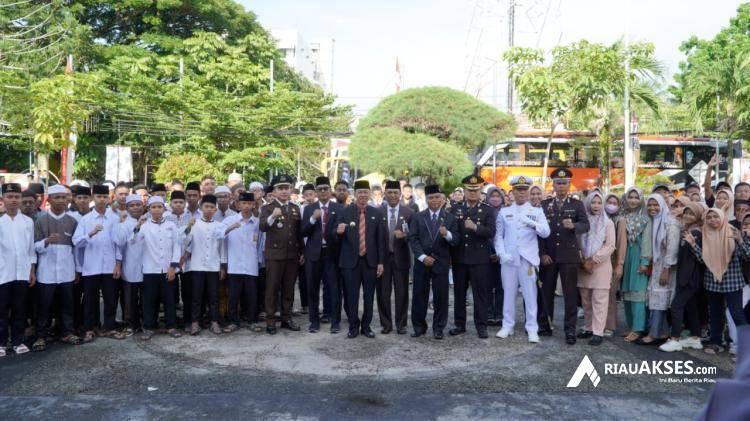 Bupati Rohil Lepas Kafilah Pawai Ta