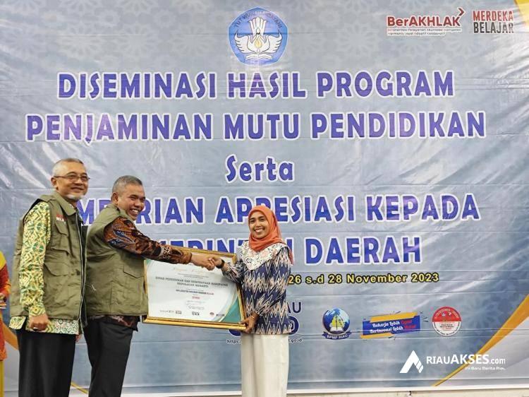 Sabet Tujuh Penghargaan Dalam Program Merdeka Belajar Tahun 2023, Kepulauan Meranti Jadi Juara Umum se-Provinsi Riau