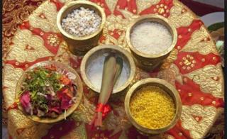 Prosesi Upacara Tepuk Tepung Tawar Tradisi Adat Melayu, Ternyata Ini Makannya