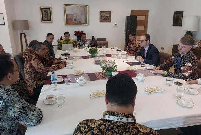 Tekad Perbaiki Tata Kelola Lingkungan Hidup di Riau, Edy Nasution Temui Dubes Inggris