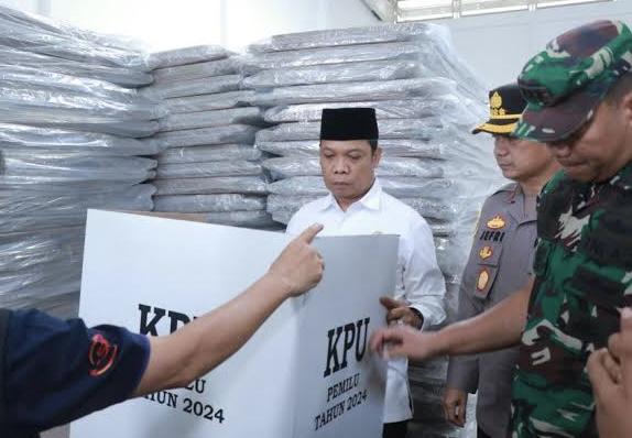 Pj Wali Kota Muflihun Cek Gudang KPU Guna Pastikan Logistik Pemilu 2024 Aman