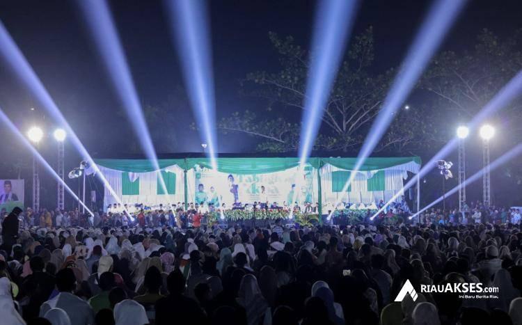 Hadirkan UAS, Tabligh Akbar HUT ke-15 Kepulauan Meranti Dipadati Ribuan Masyarakat