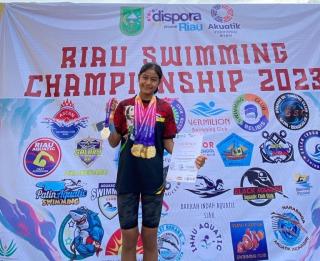 Keren! Putri Sekda Kuansing, Berhasil Boyong 9 Medali Emas dan 1 Perak pada Swimming Championship 2023 di Pekanbaru 