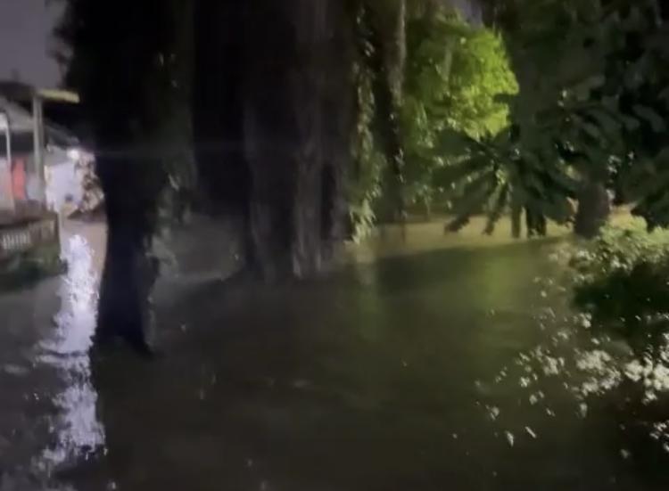 Bocah 13 Tahun Hilang Terbawa Arus saat Mandi di Parit Perumahan Pekanbaru, Ketua RW: Mari Jaga Anak Kita!