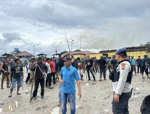 Gara-gara Dualisme Kepengurusan, Bentrokan Dua Kubu Serikat Pekerja di Inhu Berhasil Diredam