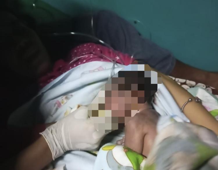 Hendak di Rujuk ke RSUD, Ibu Muda Melahirkan di Kapal Speedboat Ambulance Laut Kepulauan Meranti