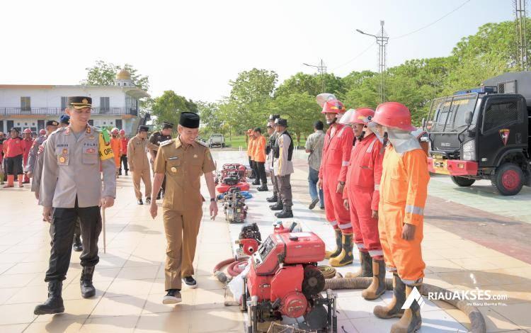 Pimpin Apel Siaga Karhutla, Bupati Rohil Afrizal Sintong Beri Pesan Begini