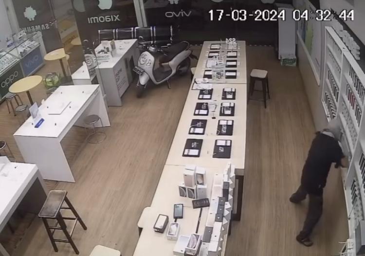 Berbekal Bukti CCTV, Pembobol Toko Ponsel Fajar Store Pekanbaru Ditangkap di Aceh