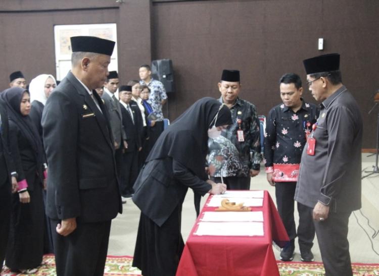 Sekda Pelalawan Lantik 54 Pejabat Baru, Ini Rinciannya