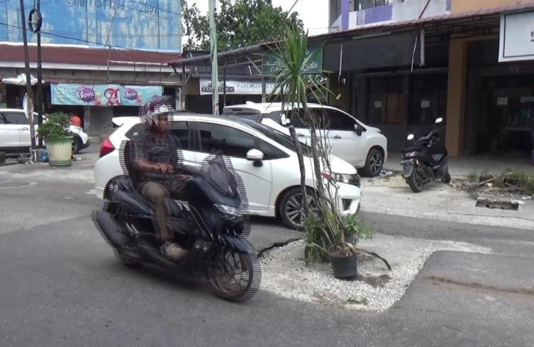 Bekas Galian IPAL Timbulkan Kerusakaan Jalan di Pekanbaru, Masyarakat Minta Perbaikan Permanen