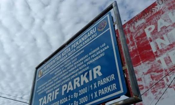 Pengumuman! Retribusi Parkir Motor di Pasar Tradisional Pekanbaru Rp 1.000