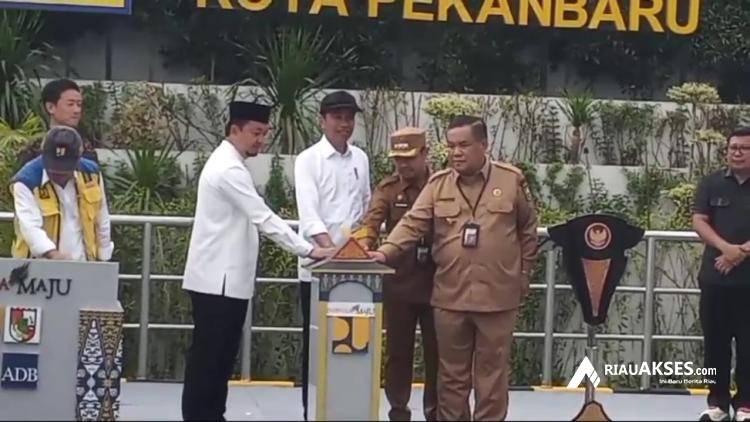 Presiden Joko Widodo Resmikan Sistem Pengelolaan Air Limbah Domestik Terpadu di Pekanbaru
