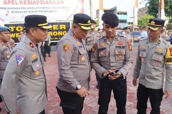 Buntut Kasus Judi Online, Kapolres Dumai Razia Ponsel Anggotanya