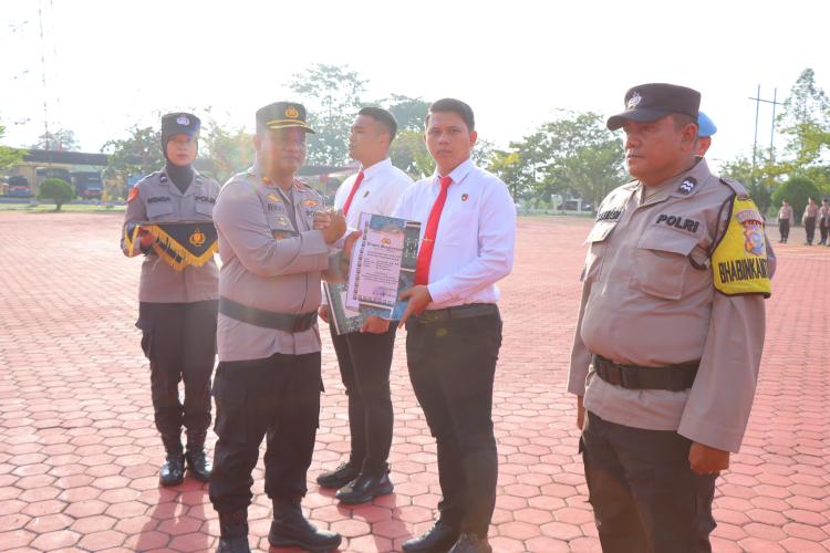Ungkap Kasus Balpres, Polres Rohil Beri Reward kepada Personil Polsek Bangko