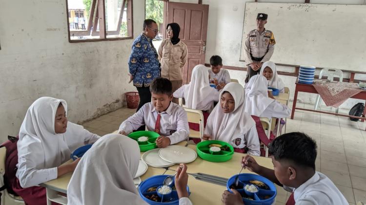 Program Makan Bergizi Gratis Resmi Dilaksanakan di Kepulauan Meranti, Ini Menunya