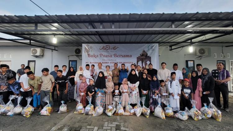 PKS PT SSRS di Rokan Hilir Gelar Buka Puasa Bersama dan Santuni Anak Yatim