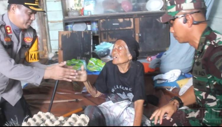 Kompak, Dandim 0321 Rohil dan Kapolres Bagi Sembako kepada Janda Veteran
