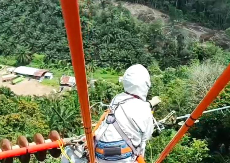 Terus Jaga Keandalan, Tim PDKB PLN UPT Padang Lakukan Pemeliharaan Tanpa Padam