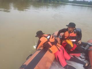 Lansia di Kampar Hilang Setelah Terpeleset dan Terbawa Arus Sungai di Kawasan Danau Bingkuang