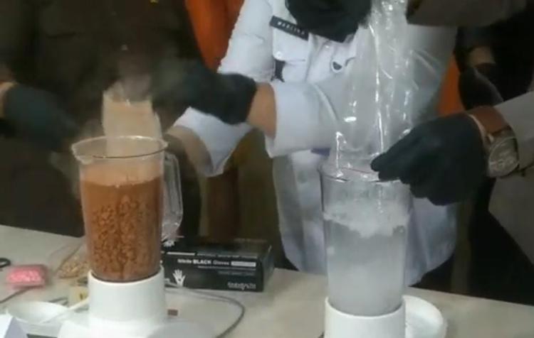 Polsek Sukajadi Musnahkan Ribuan Pil Ekstasi dan Sabu Hasil Sitaan