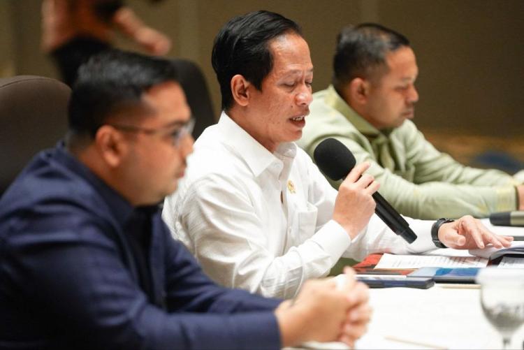 Menteri LH Serukan Aksi Cepat dan Tegas Hadapi Karhutla di Riau