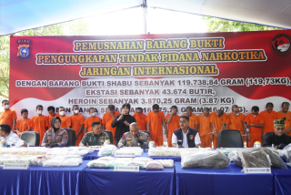 Polda Riau Musnahkan 119 Kg Sabu, Ribuan Butir Ekstasi, Heroin, dan Ganja