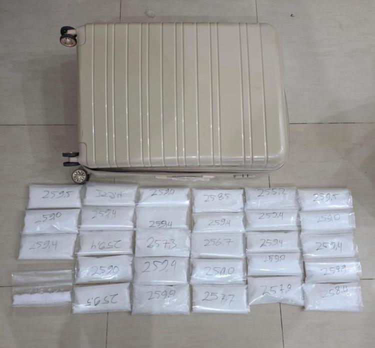 Dua Kurir Sabu Dijanjikan Upah Puluhan Juta Diamankan di Bandara SSK II