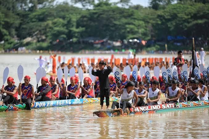 Pacu Jalur di Kuansing Diklaim Dorong Pertumbuhan Ekonomi Riau