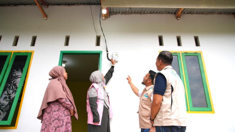 Srikandi PLN UIP3B Sumatera dan YBM PLN UPT Pekanbaru Wujudkan Mimpi Eldas lewat Program Light Up The Dream