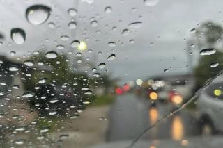 BMKG Pekanbaru Peringatkan Potensi Hujan Lebat Disertai Petir Hari Ini