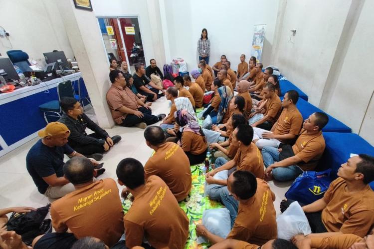 43 Pekerja Migran Bermasalah yang Dideportasi Malaysia Tiba di Dumai