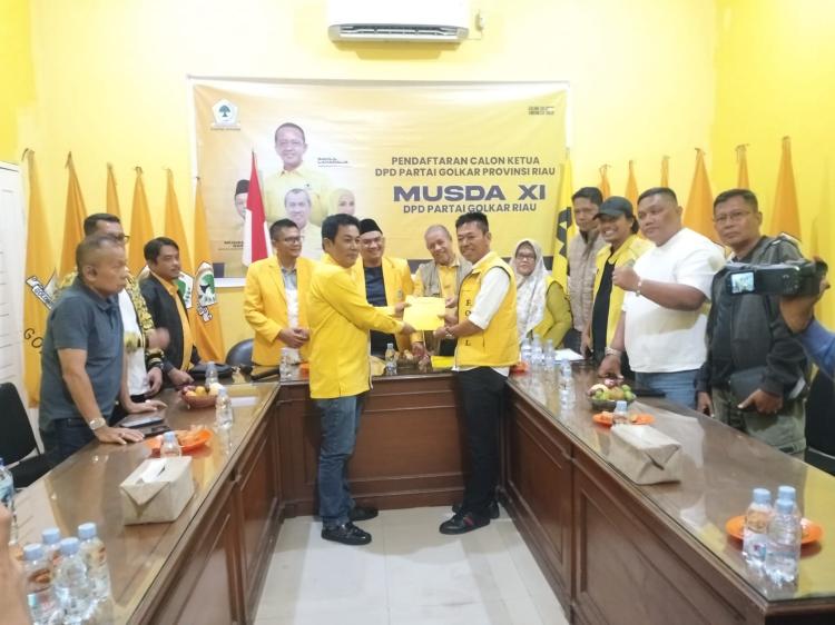 Klaim Didukung 12 DPD, Aprizal Sintong Resmi Mendaftar Calon Ketua Golkar Riau
