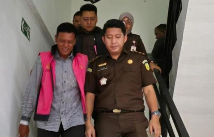 Kejaksaan Tahan Eks Ketua DPRD Kuansing Terkait Kasus Korupsi Proyek Hotel Kuansing