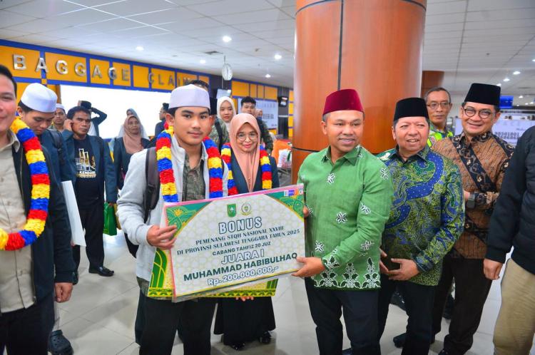 Tiba di Pekanbaru, Kafilah Riau Disambut Hangat Gubernur Abdul Wahid