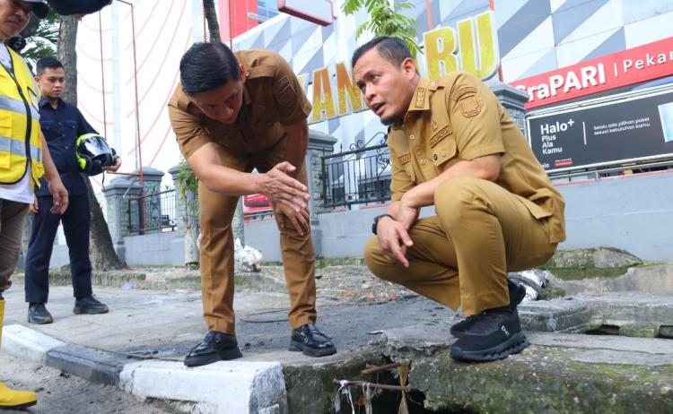 Banjir Masih Jadi Masalah Serius, Wako Agung Nugroho Perintahkan Dinas PUPR Bikin Rencana Aksi Darurat dan Perbaikan Drainase