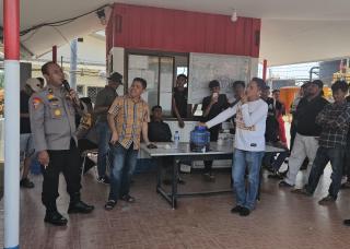 Warga Gelar Aksi Unjuk Rasa di Rokan Hilir, Desak PT. PHR Segera Perbaiki Jalan Rusak