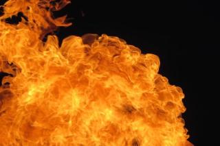 Kebakaran Hanguskan Rumah 2 Lantai di Pekanbaru, Tidak Ada Korban Jiwa