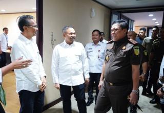 Setelah Bertemu Gubernur, Kajati Riau Sutikno Silaturahmi ke DPRD