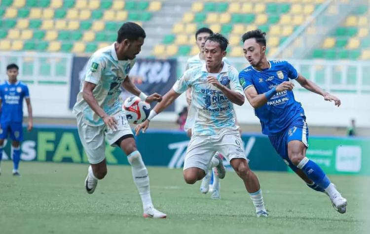 PSPS Pekanbaru Digilas Adhyaksa FC Skor 3-7