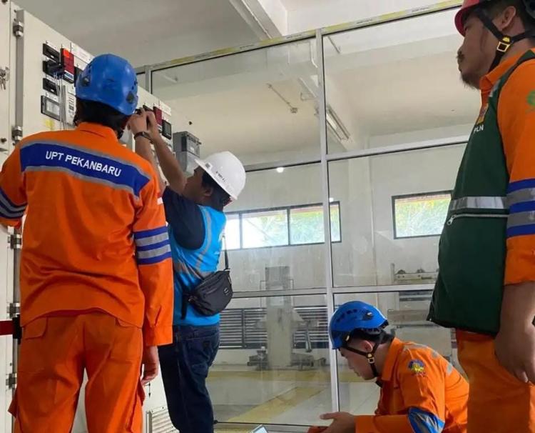 PLN Perkuat Keandalan Listrik di Riau Melalui Pemeriksaan Keamanan Sistem di GI Taluk Kuantan