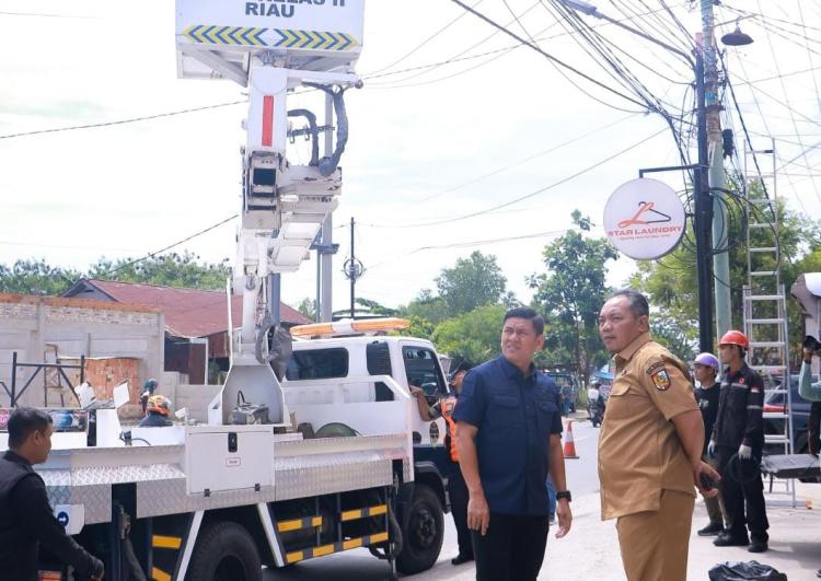 Kabel Optik Sembrawut di Kota Pekanbaru Mulai Ditertibkan, Apjatel Ikut Bertanggung Jawab