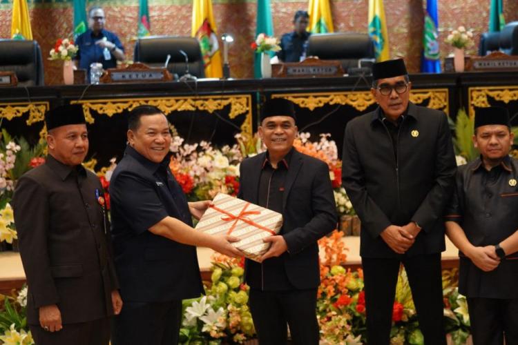 Pendapatan Provinsi Riau Tahun 2026 Dipatok Rp 8,2 Triliun