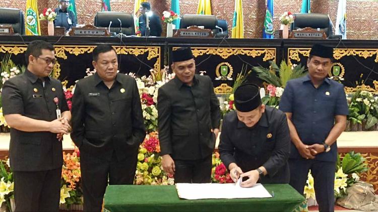 Tok! APBD Provinsi Riau 2026 Disahkan Sebesar Rp 8,32 Triliun
