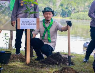 Perkuat Ketahanan Pangan, Wako Pekanbaru Serukan Gerakan Satu Siswa Satu Tanaman Produktif