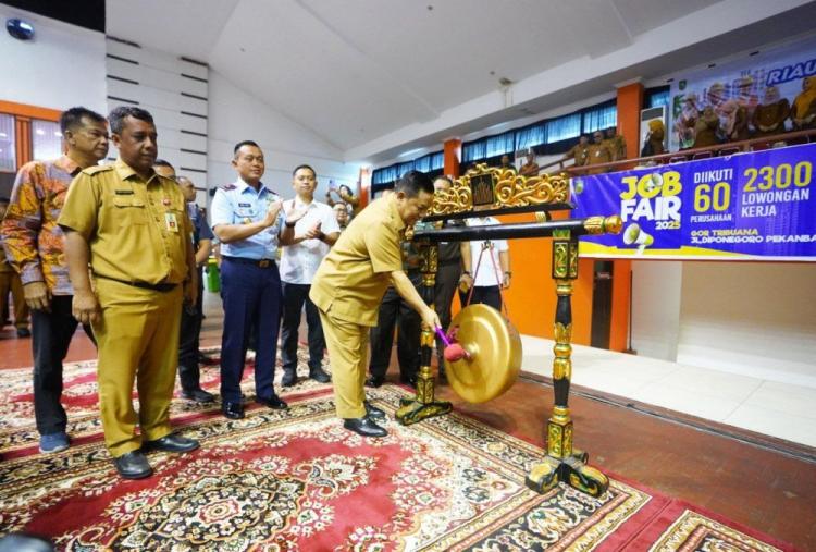 Job Fair 2025 Resmi Dibuka, Pemprov Riau Dorong Penyerapan Tenaga Kerja