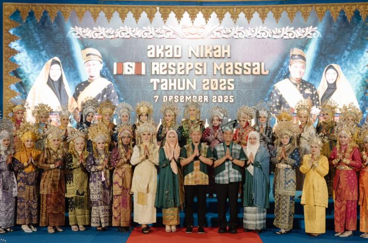 Tumpah Ruah di Jalan Sudirman Pekanbaru: Saksi Kebesaran Budaya Melayu Lewat Nikah Massal Akbar