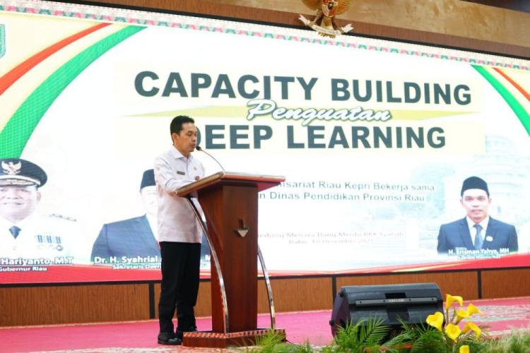 Guru Diminta Lebih Berani Berinovasi, Kadisdik Riau Tekankan Pembelajaran Progresif