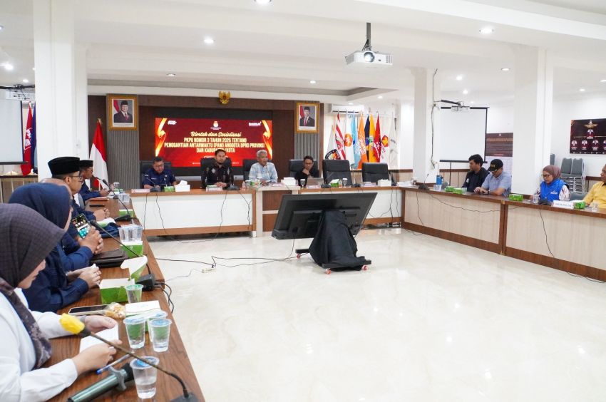 KPU Riau Gelar Bimtek dan Sosialisasi PKPU Soal Mekanisme PAW Anggota DPRD