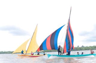 Tradisi yang Tak Padam: Pokir Darsini Hadirkan Festival Sampan Layar Setelah Gasing dan Expo Desa 2025