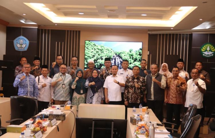 Pemko - Unri Sepakat 10 Danau Jadi Embung Wako Agung : Bisa Atasi Banjir 2 Kecamatan